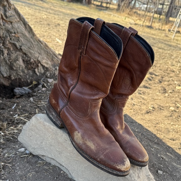 Dan Post Other - Dan post vintage 9D boots pull on leather distressed